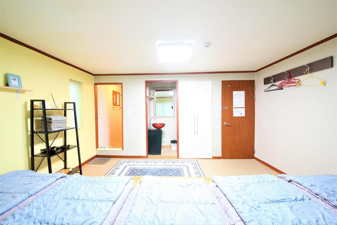 Twin Panda Guesthouse Seoul Exteriör bild