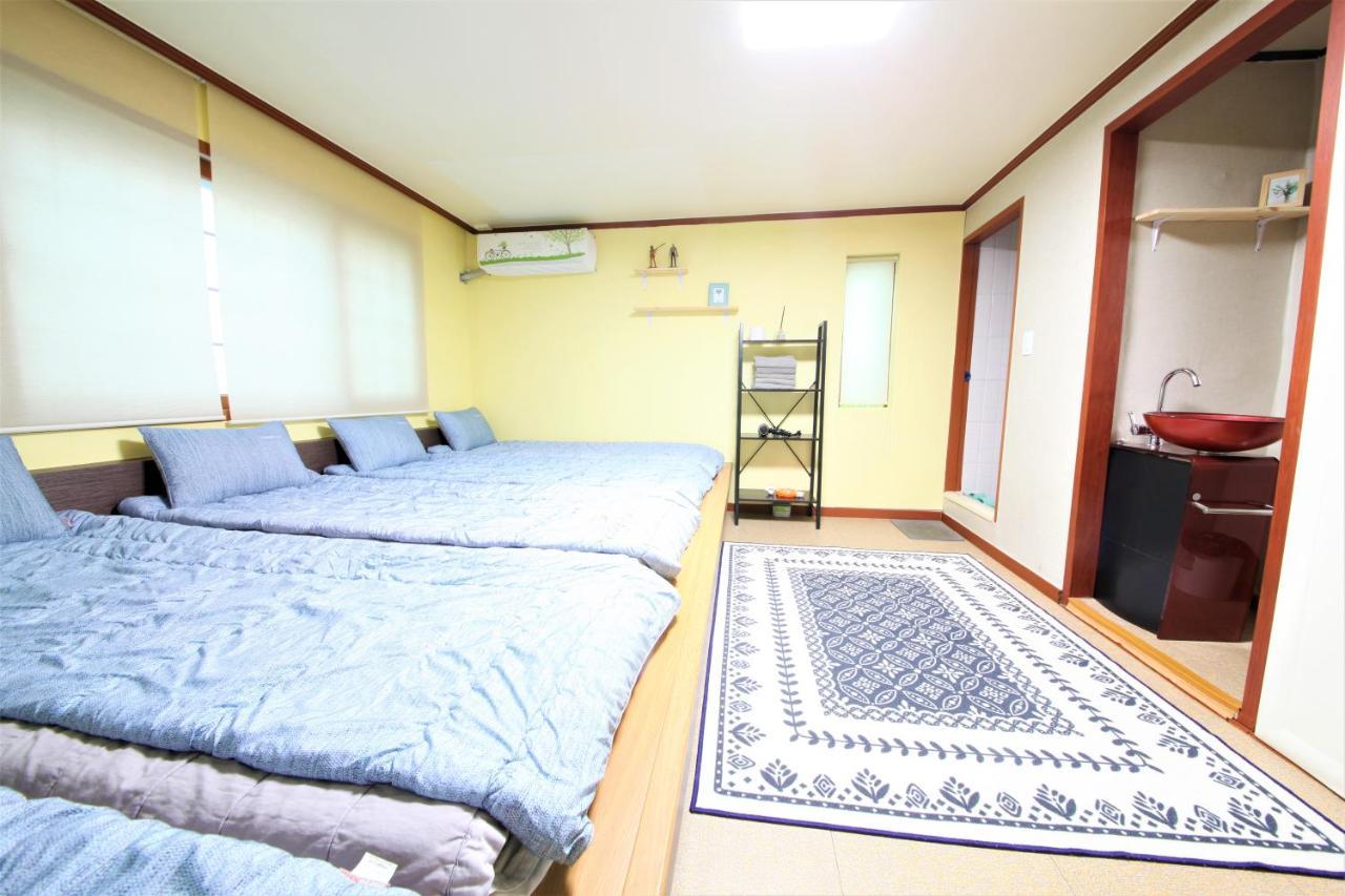 Twin Panda Guesthouse Seoul Exteriör bild