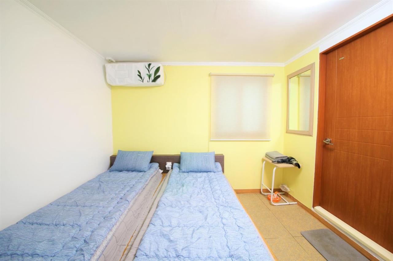 Twin Panda Guesthouse Seoul Exteriör bild